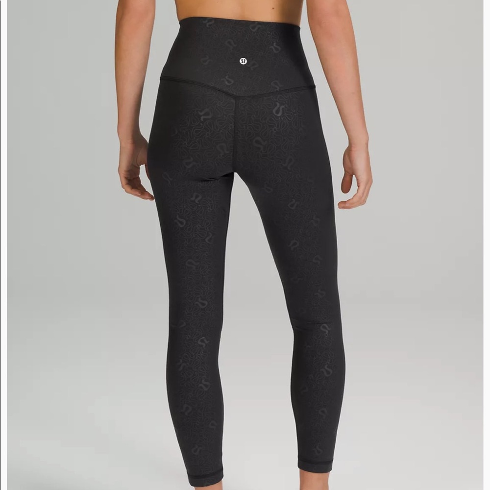 LULULEMON ALIGN PANT 25” YOGO EMBOSS BLK/BLK - Picture 3 of 5